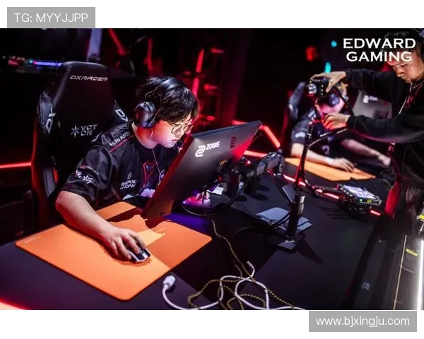 FPX与EDG激战正酣 谁将笑到最后晋级季后赛荣耀巅峰