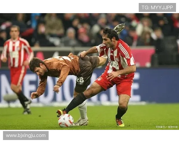 圣保利与波鸿激战正酣比分悬念迭起球迷期待精彩瞬间 圣保利与波鸿激战正酣比分悬念迭起球迷期待精彩瞬间